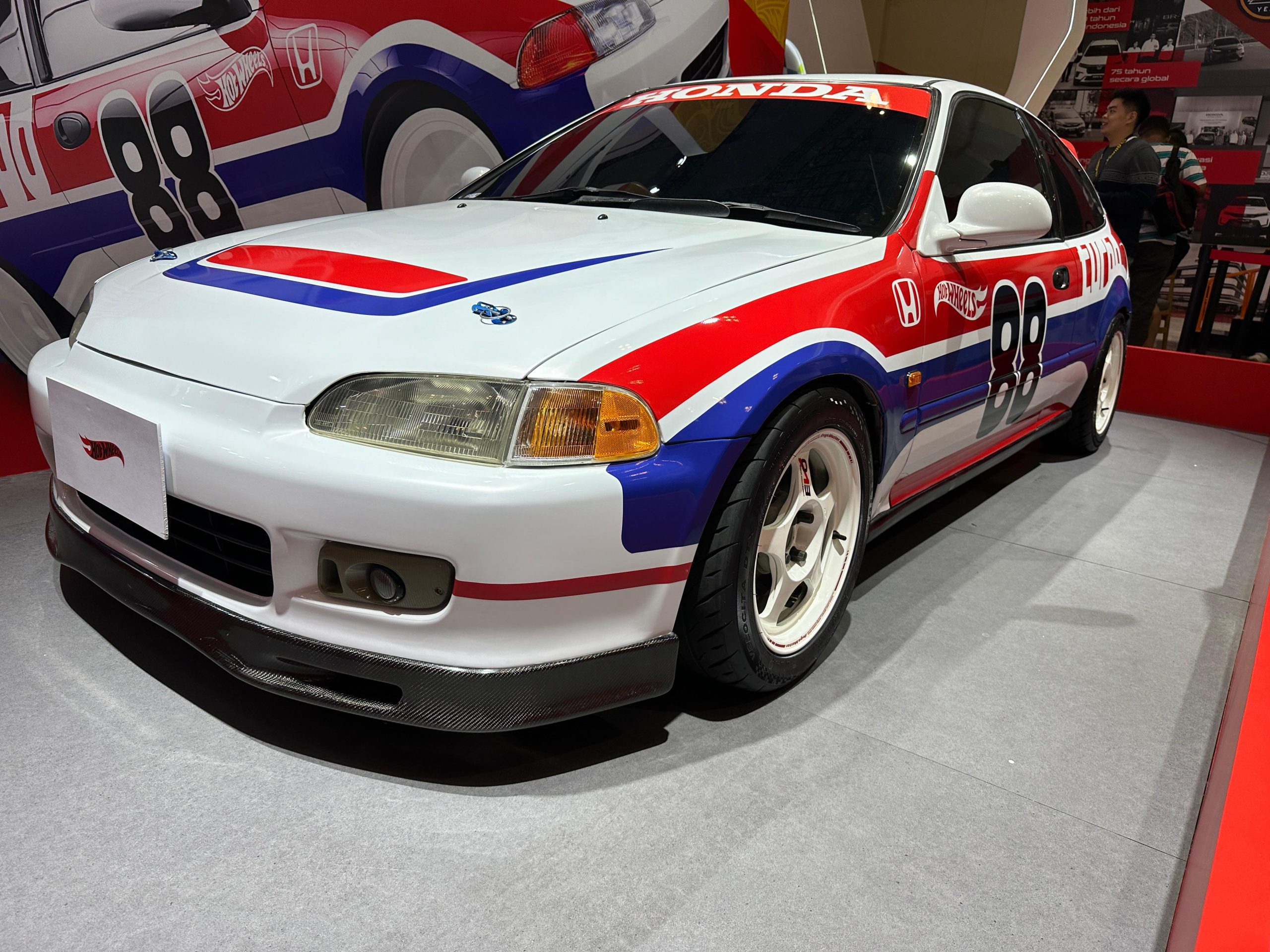 Versi asli dan Civic EG 6 diecast tampak spesial